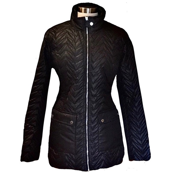 Via Spiga Jackets & Blazers - NWT Via Spiga Black Quilted Cargo Jacket